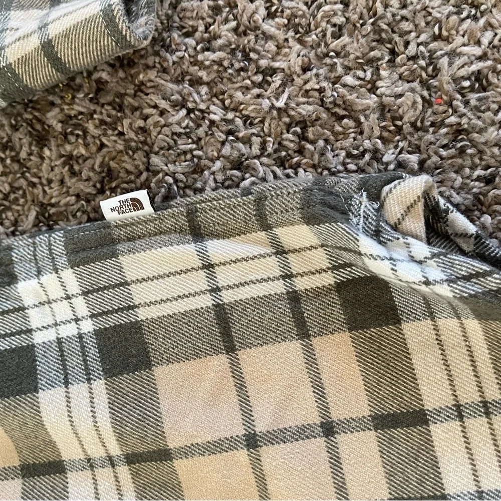 The North Face Long‎ Sleeve Plaid Flannel Button Down Shirt Men’s Size M Heavy